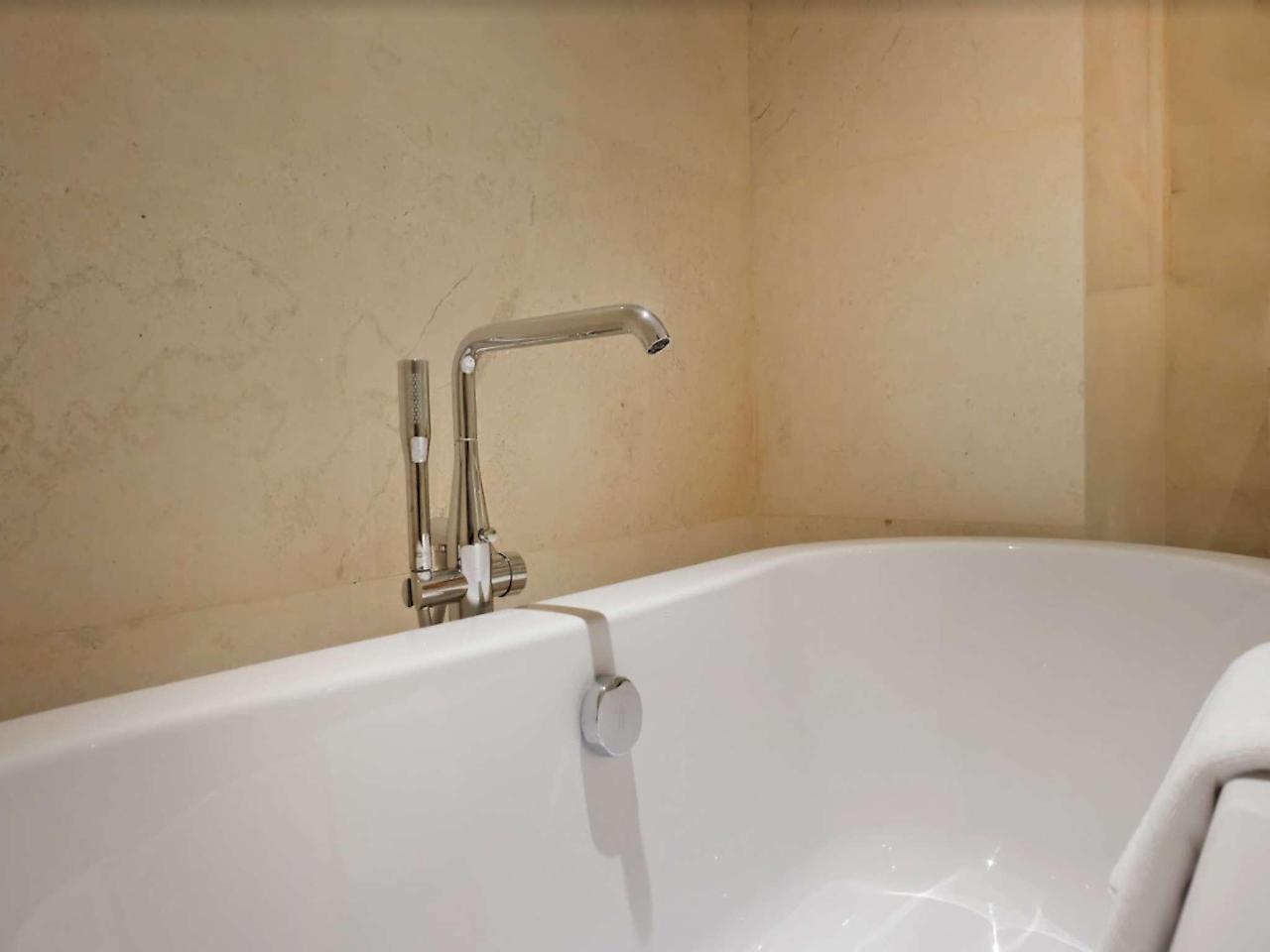 Goodrich Suites, Jakarta Buitenkant foto