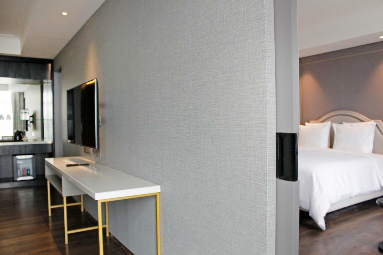 Goodrich Suites, Jakarta Buitenkant foto